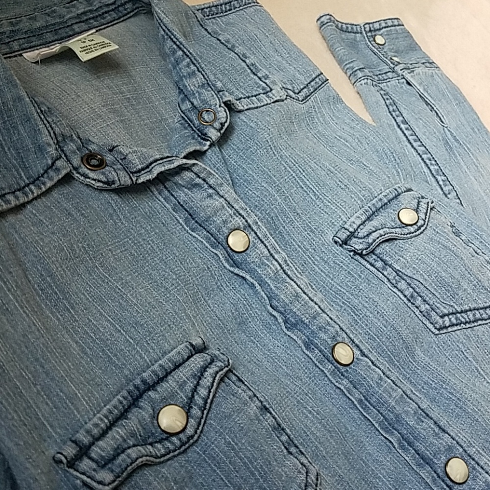 MOTHERHOOD MATERNITY denim shirt